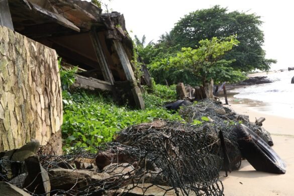 This use to be a popular restaurant at Ngoye Beach in Kribi, but the building was brought down by coastal erosion (Image by Boris-Kaloff Batata)